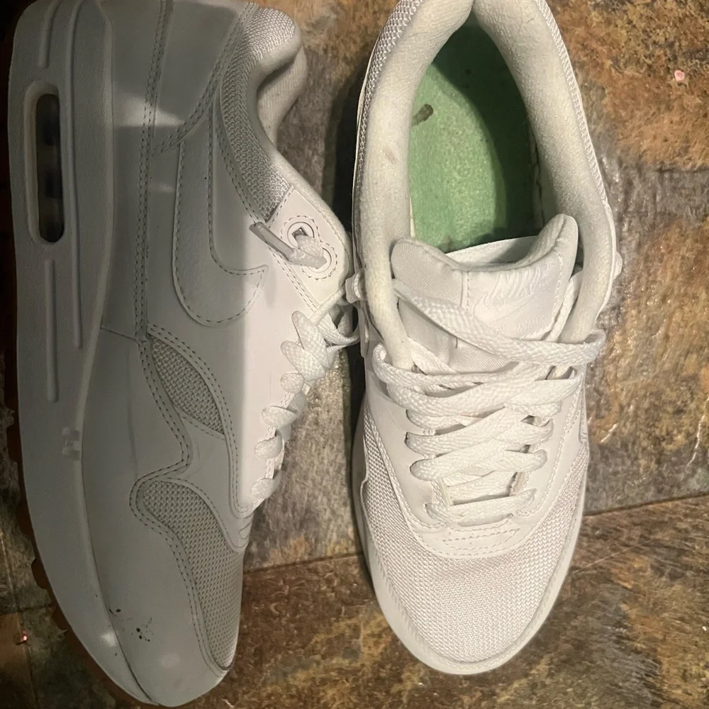 Nike White Athletic Shoes - Picture 2 of 4